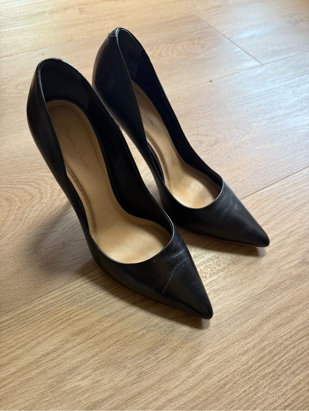 Massimo Dutti classic black Leather pumps